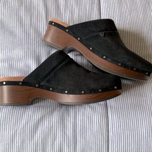 Vionic Kacie Suede Clogs